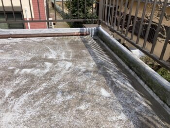築40年のベランダを太陽熱温水器撤去と合わせて防水工事で雨漏り予防